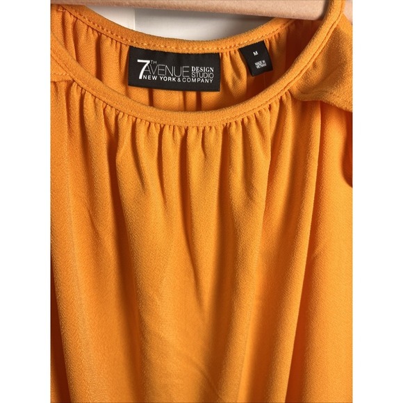 New York & Company Cold Shoulder Ruched Top Size Medium Orange NWT - Picture 5 of 8
